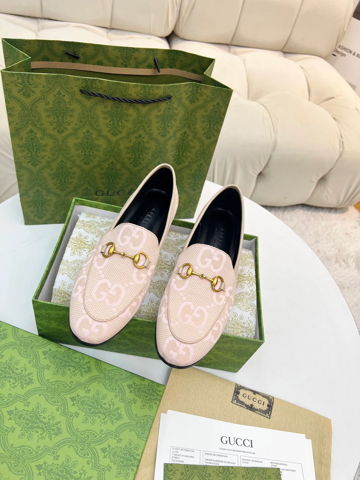 👟👟Ex-factory price 400👟👟 Genuine leather sole +50 Men +20 GUCCI's latest fabric, double G side, electric embroidered large double G, chasing fashion, special matching, worth owning, super comfortable on the feet, generous and decent. Heel height 2Cm. Multiple colors to choose from: sizes 35-42, the picture above is a big seller. Male 38-46